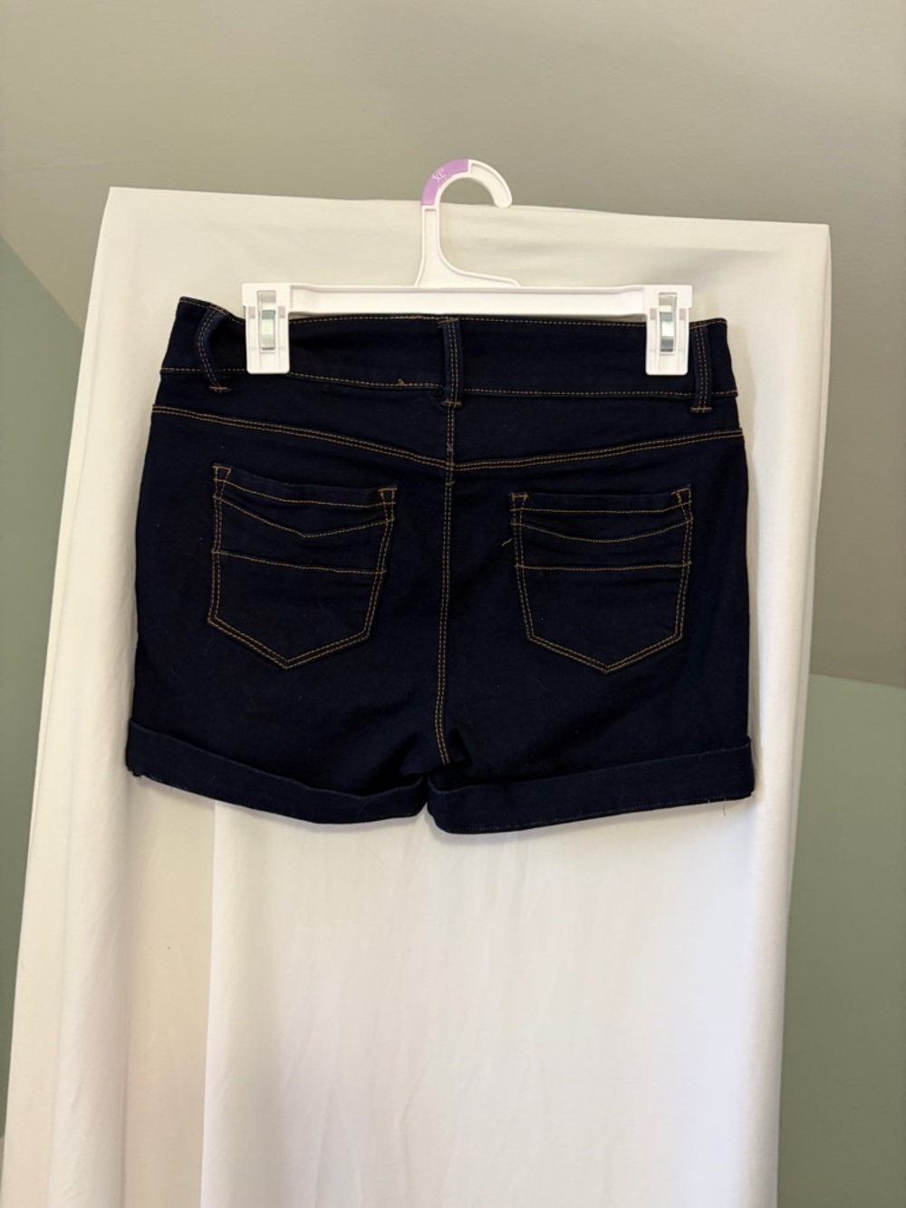 d. jeans Dark Indigo Rolled Hem Denim Shorts size 6 - Picture 2 of 7